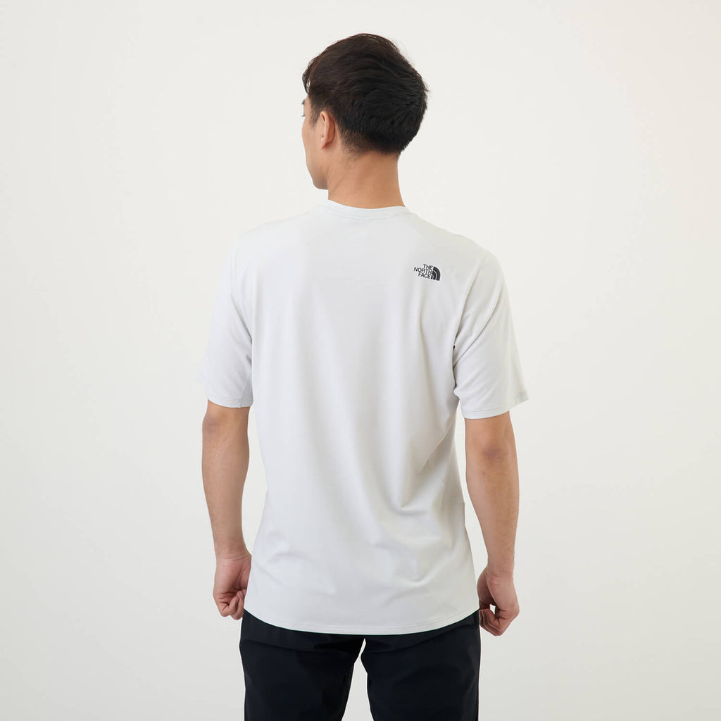 モデル 178cm　着用サイズ：L　着用カラー：グレー