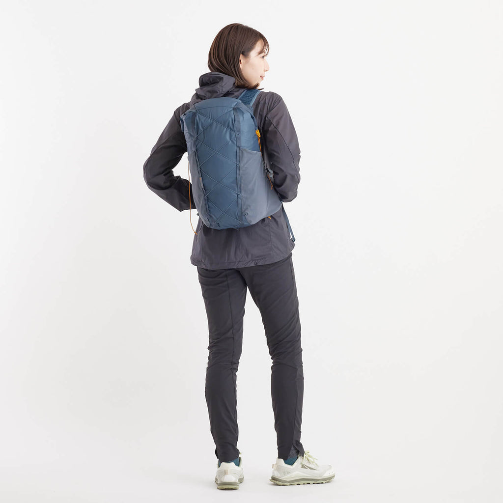 モデル 162cm　着用カラー：ブルーグレー