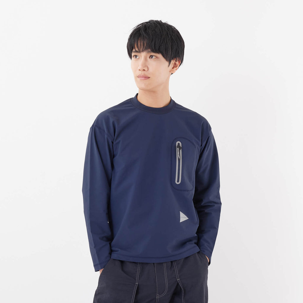 モデル 183cm　着用サイズ：M　着用カラー：ネイビー