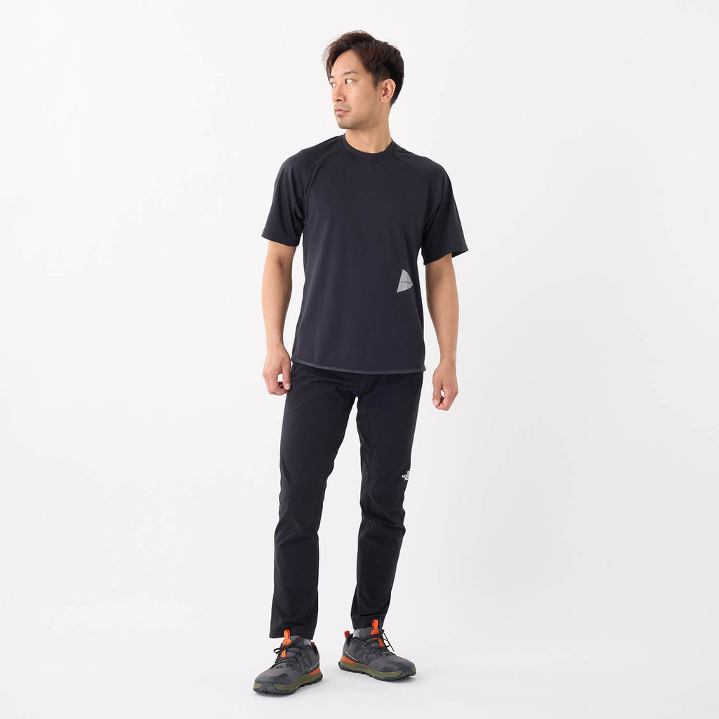 モデル 178cm　着用サイズ：M　着用カラー：ブラック