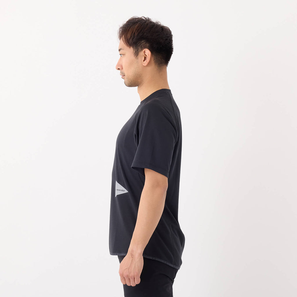 モデル 178cm　着用サイズ：M　着用カラー：ブラック