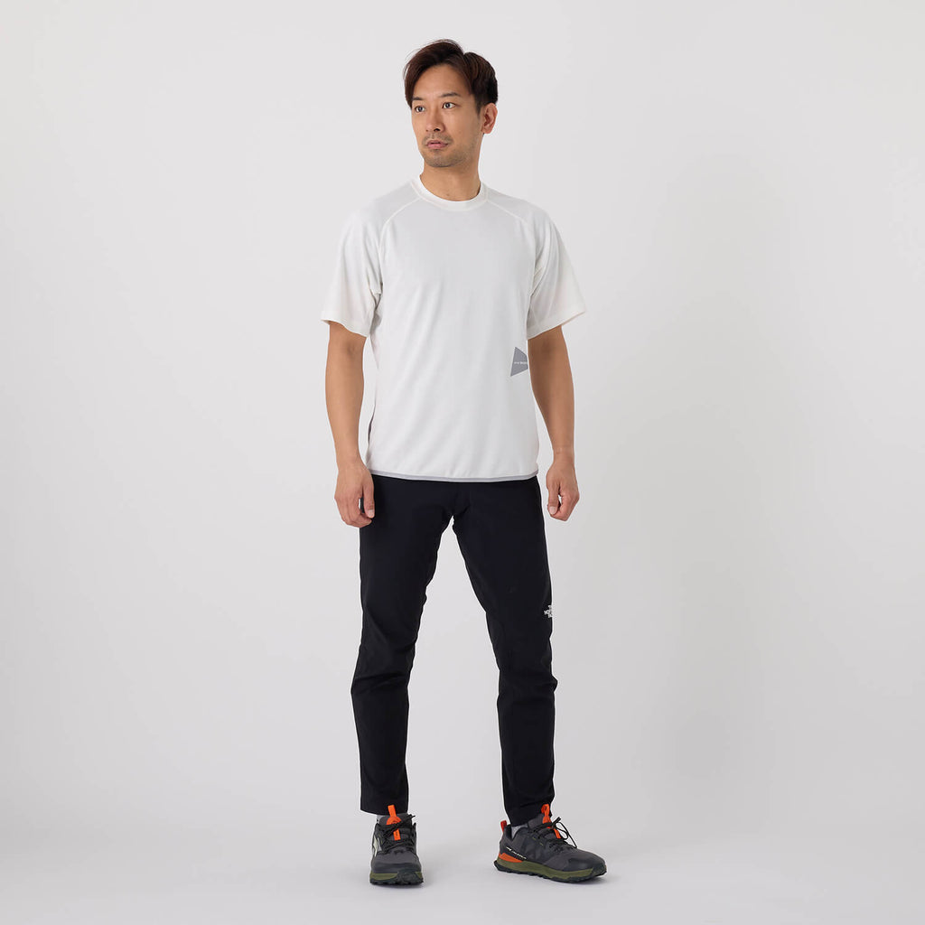 モデル 178cm　着用サイズ：M　着用カラー：ホワイト