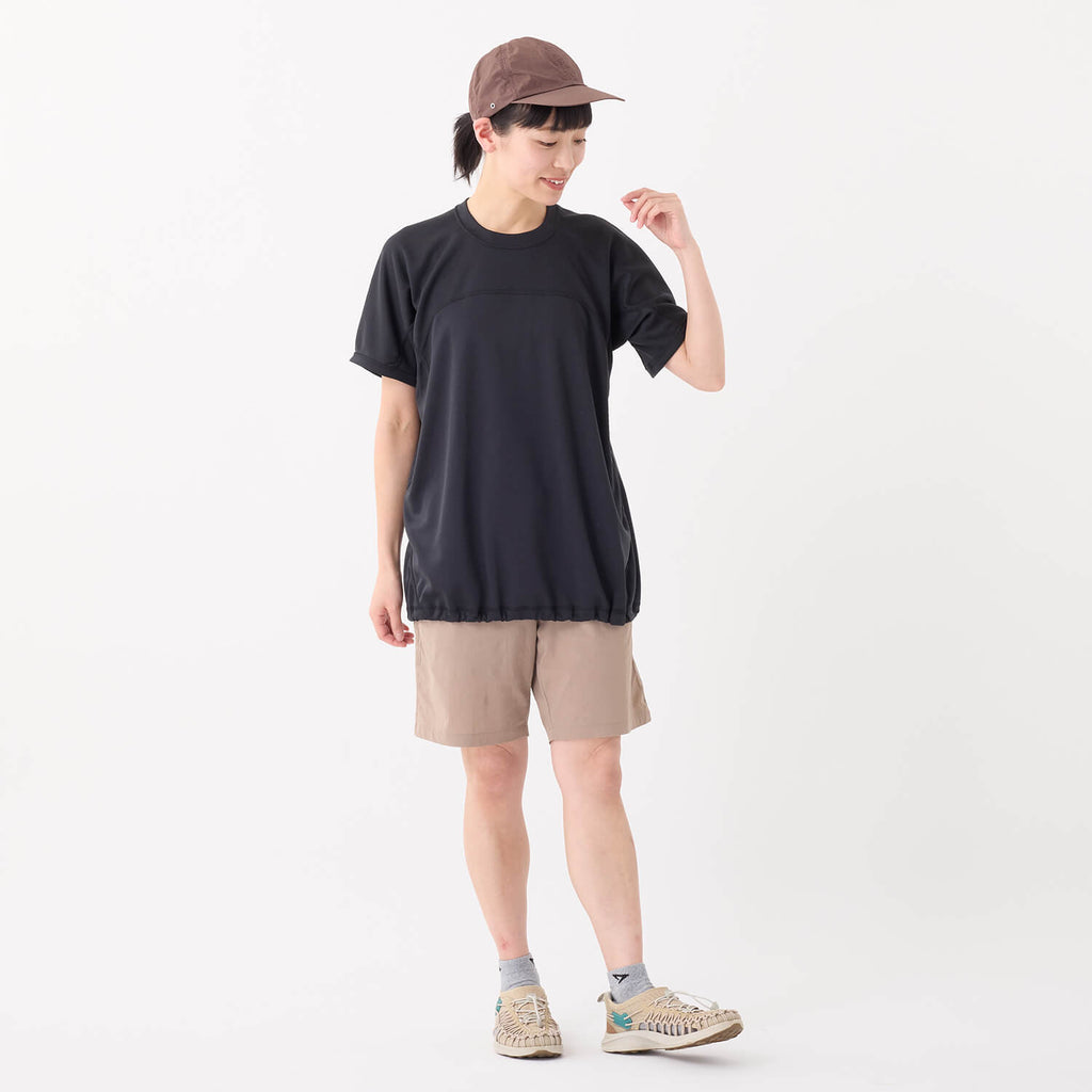 モデル 160cm　着用サイズ：WM　着用カラー：ブラック