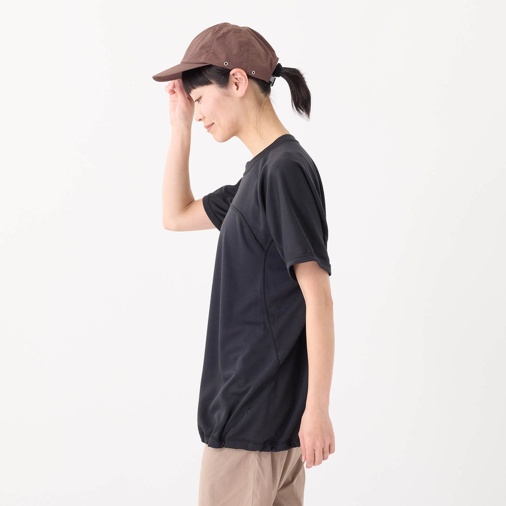 モデル 160cm　着用サイズ：WM　着用カラー：ブラック