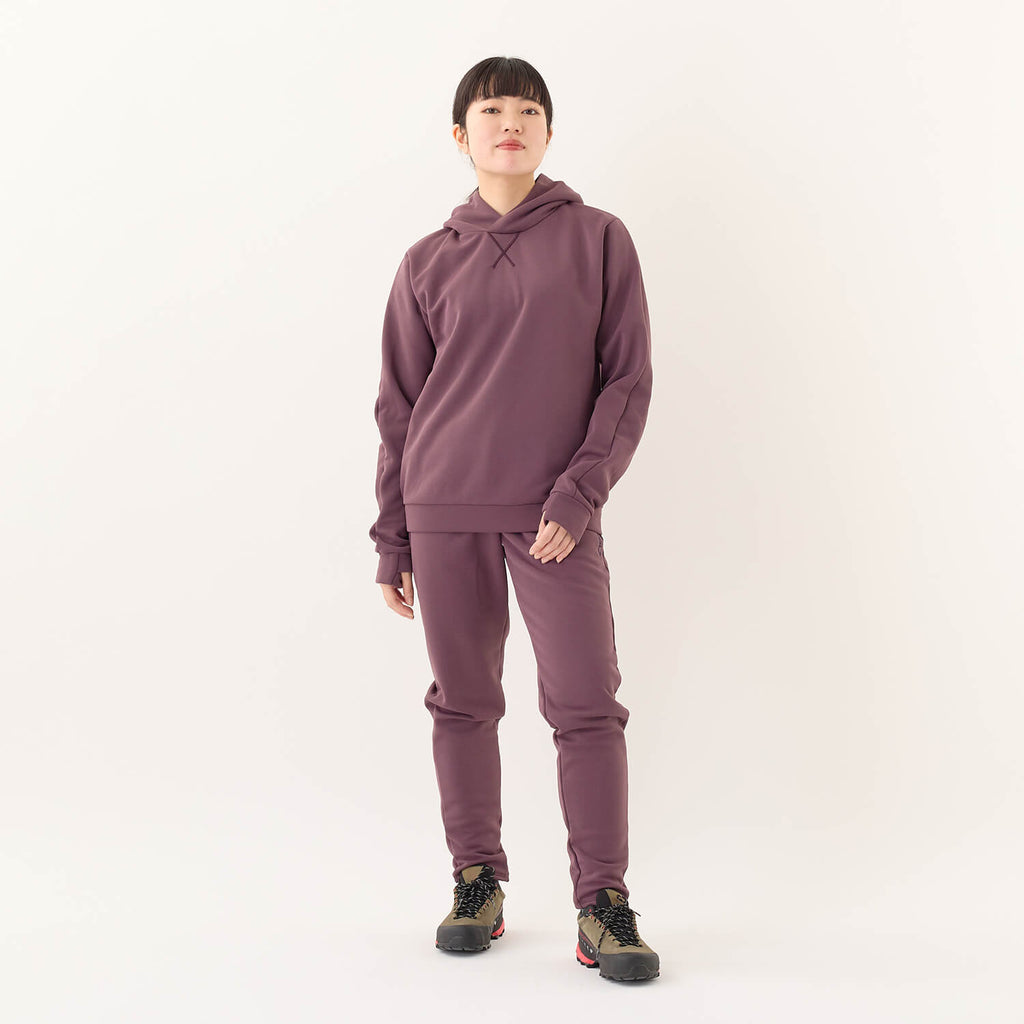 モデル 157cm　着用サイズ：M　着用カラー：パープル