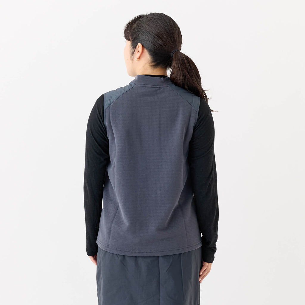 モデル 157cm　着用サイズ：S　着用カラー：ブルーグレー