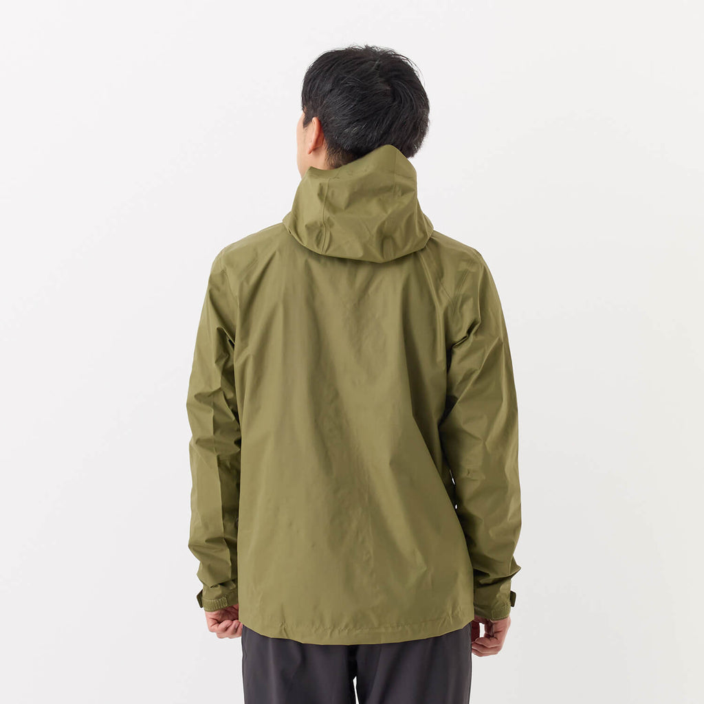モデル 178cm　着用サイズ：M　着用カラー：ダークグリーン