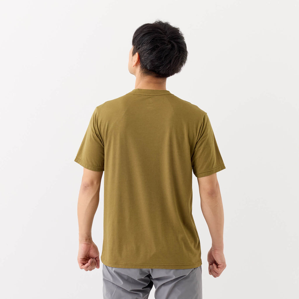モデル 178cm　着用サイズ：M　着用カラー：ブラウン