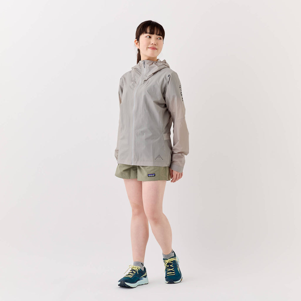 モデル 157cm　着用サイズ：UK 10(JP 11)　着用カラー：グレー