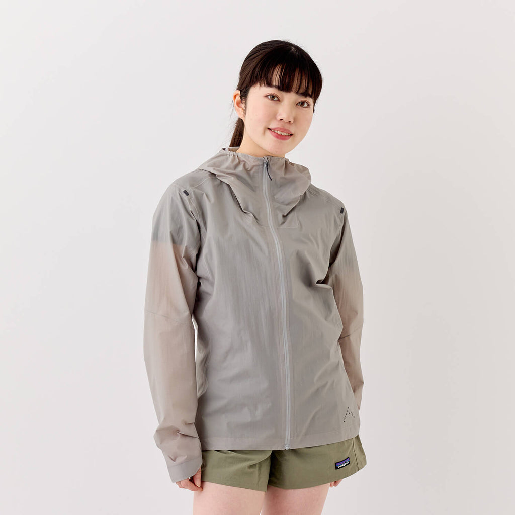 モデル 157cm　着用サイズ：UK 10(JP 11)　着用カラー：グレー