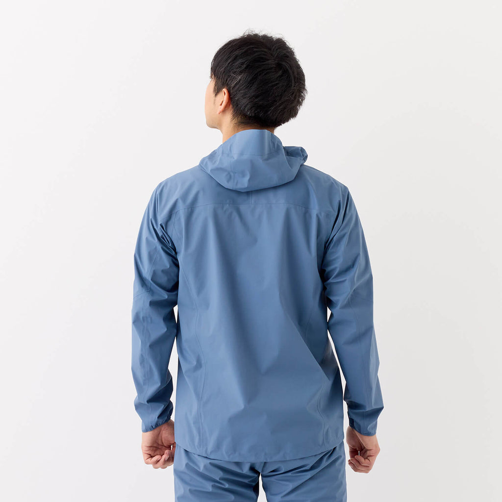 モデル 178cm　着用サイズ：M　着用カラー：ブルー