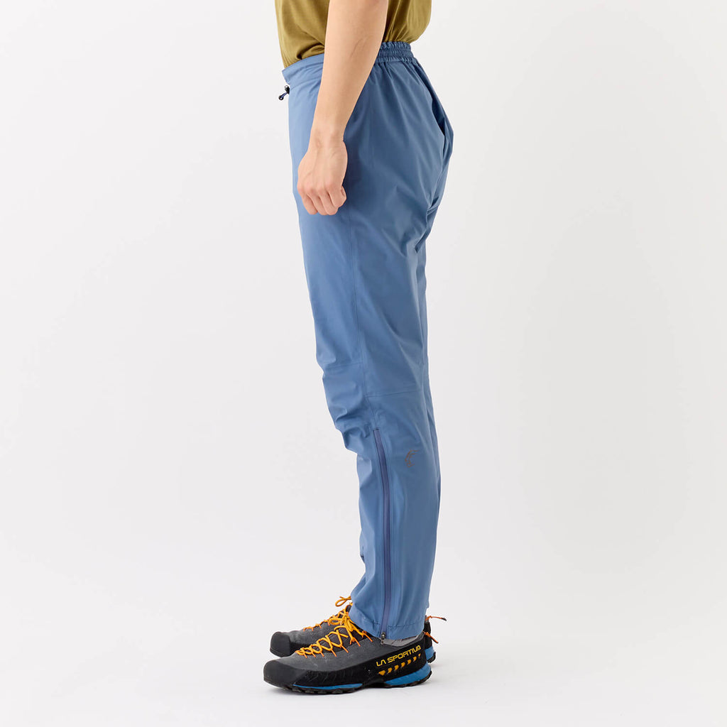 モデル 178cm　着用サイズ：M　着用カラー：ブルー