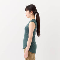 モデル 157cm　着用サイズ：M　着用カラー：ダークグリーン