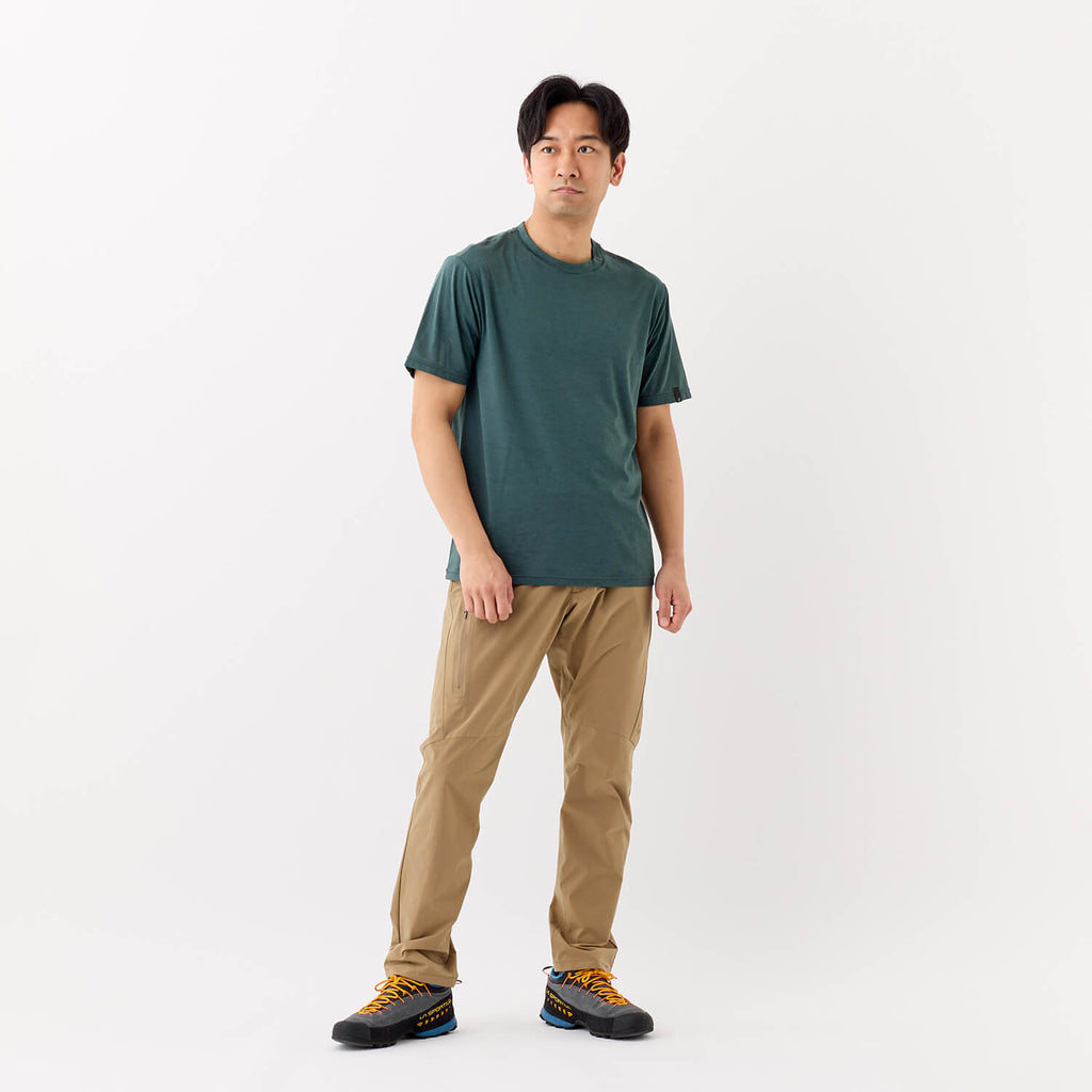 モデル 178cm　着用サイズ：M　着用カラー：ダークグリーン