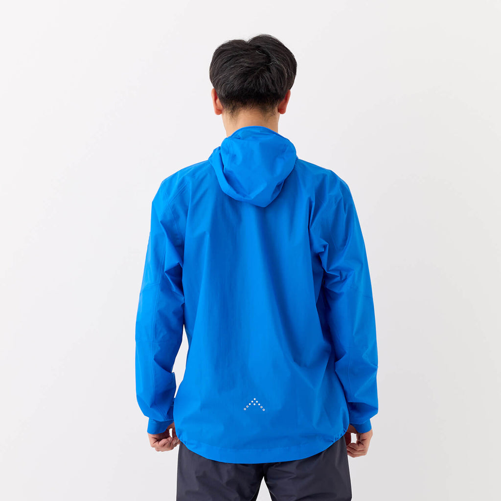 モデル 178cm　着用サイズ：UK L（JP XL）　着用カラー：ブルー
