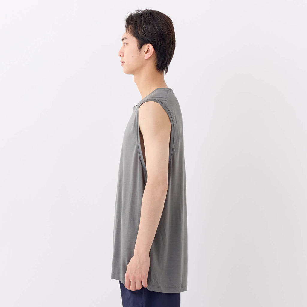 モデル 175cm　着用サイズ：M　着用カラー：カーキ