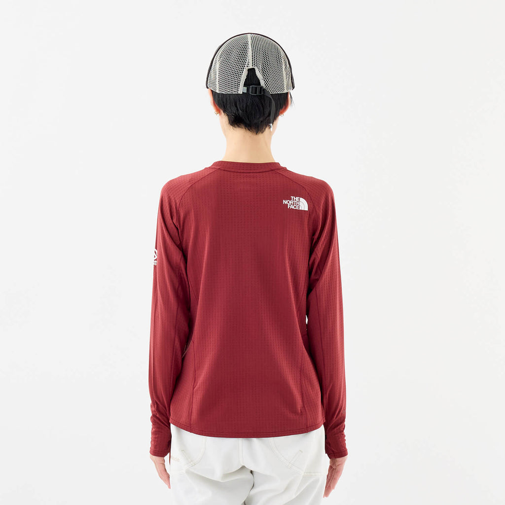 モデル 165cm　着用サイズ：WM　着用カラー：ダークブラウン