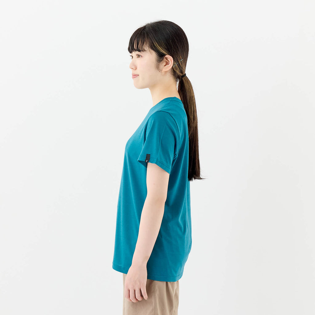 モデル 157cm　着用サイズ：M　着用カラー：ブルー