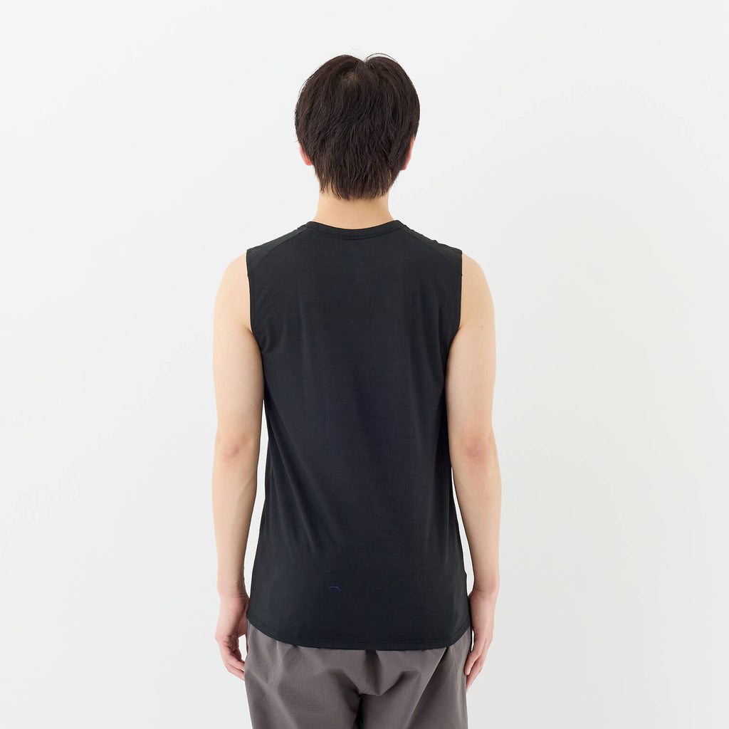 モデル 181cm　着用サイズ：L　着用カラー：ブラック