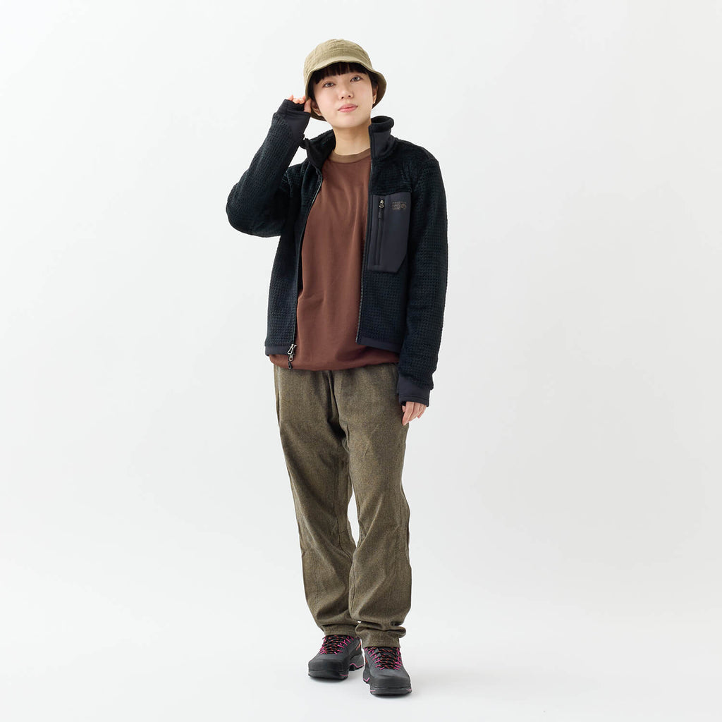 モデル 157cm　着用サイズ：XS　着用カラー：ブラック