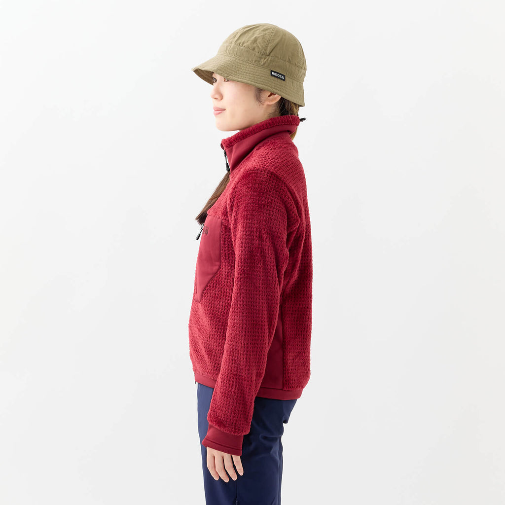 モデル 157cm　着用サイズ：XS　着用カラー：ボルドー
