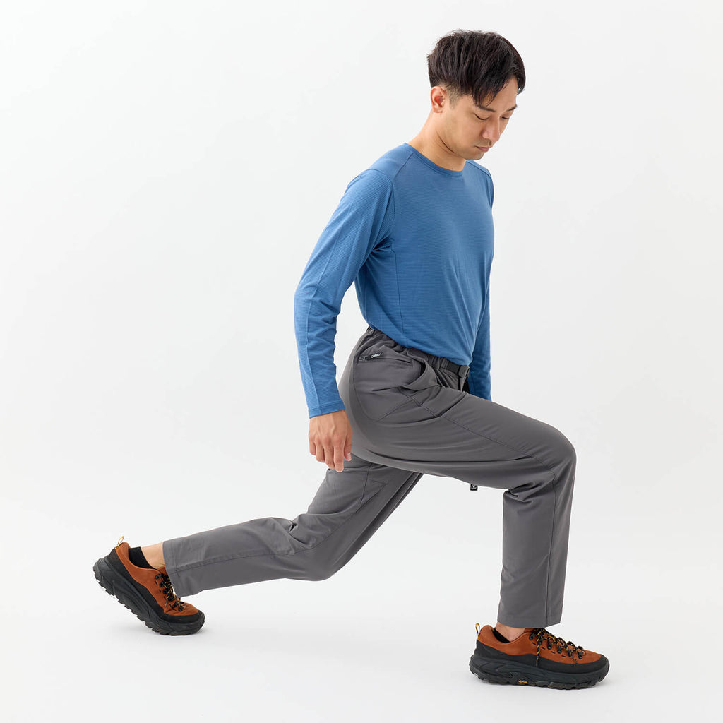 動きに密着する「4WAYストレッチ」