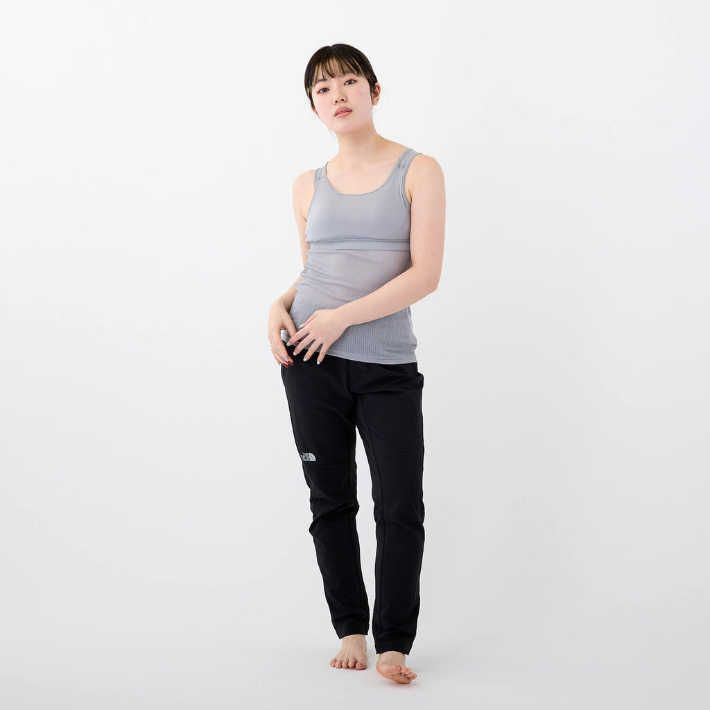 モデル 157cm　着用サイズ：M　着用カラー：しろがね