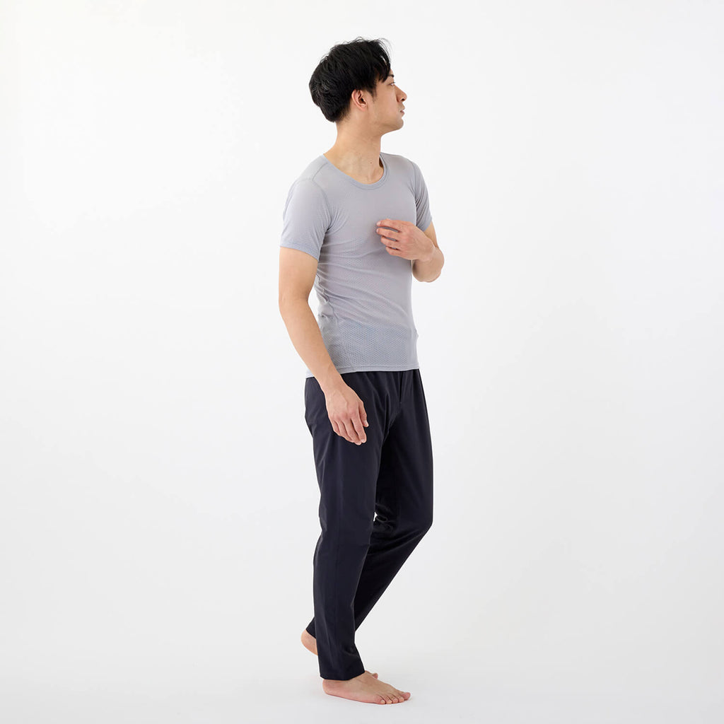 モデル 178cm　着用サイズ：M　着用カラー：しろがね