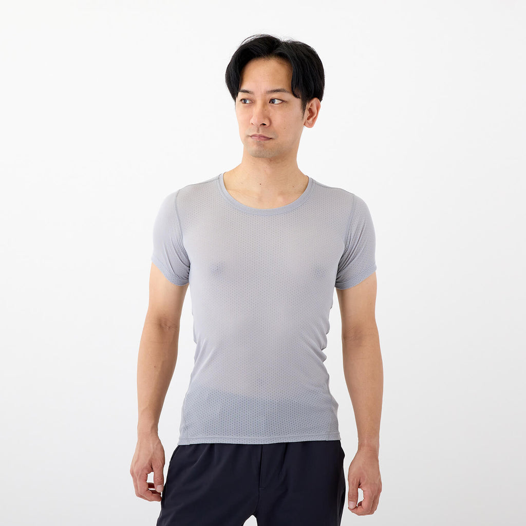 モデル 178cm　着用サイズ：M　着用カラー：しろがね
