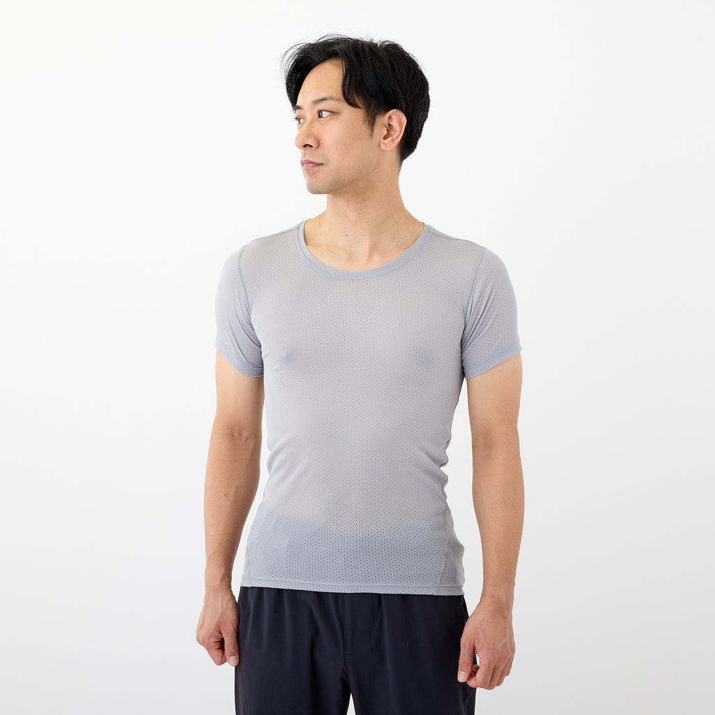モデル 178cm　着用サイズ：M　着用カラー：しろがね