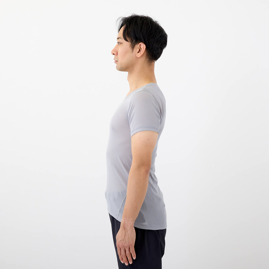 モデル 178cm　着用サイズ：M　着用カラー：しろがね