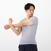 モデル 178cm　着用サイズ：M　着用カラー：しろがね
