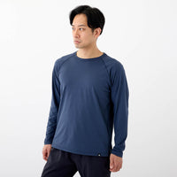 モデル 178cm　着用サイズ：M　着用カラー：ネイビー