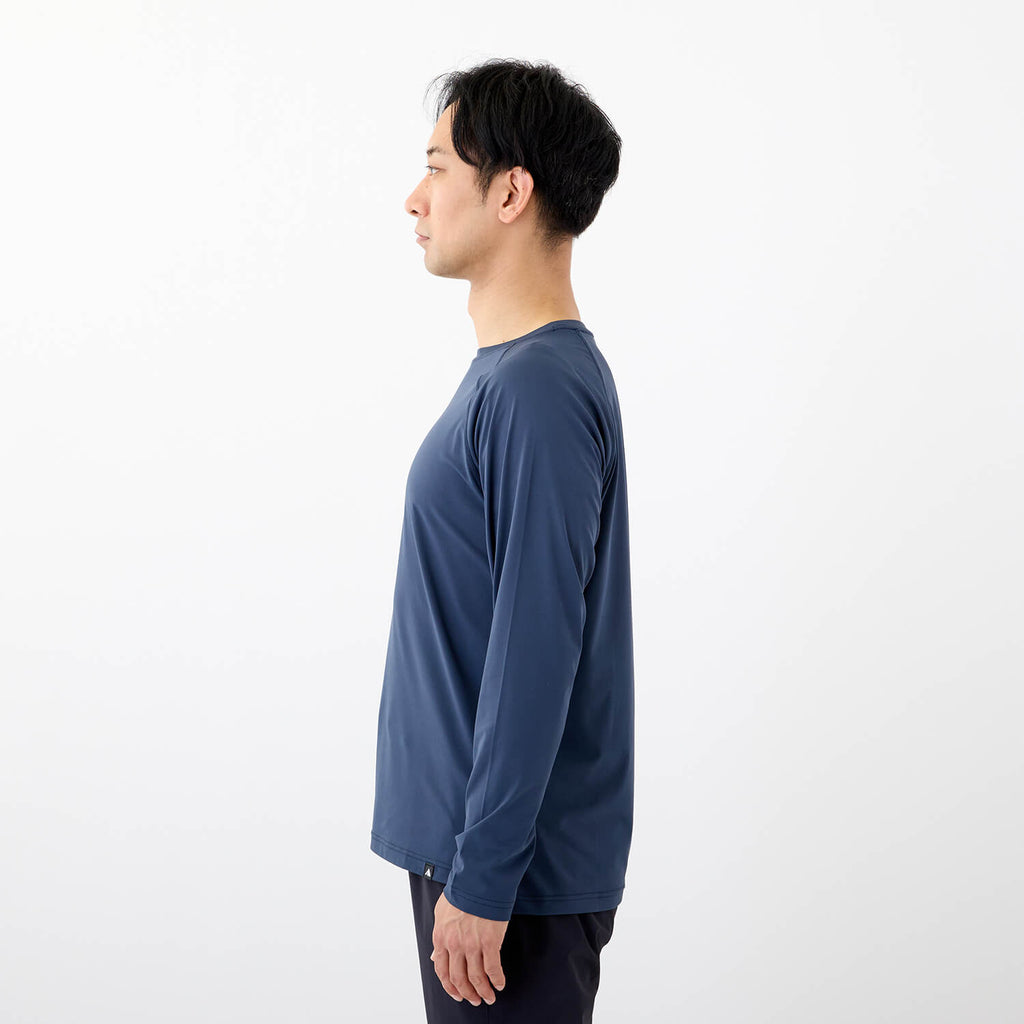 モデル 178cm　着用サイズ：M　着用カラー：ネイビー
