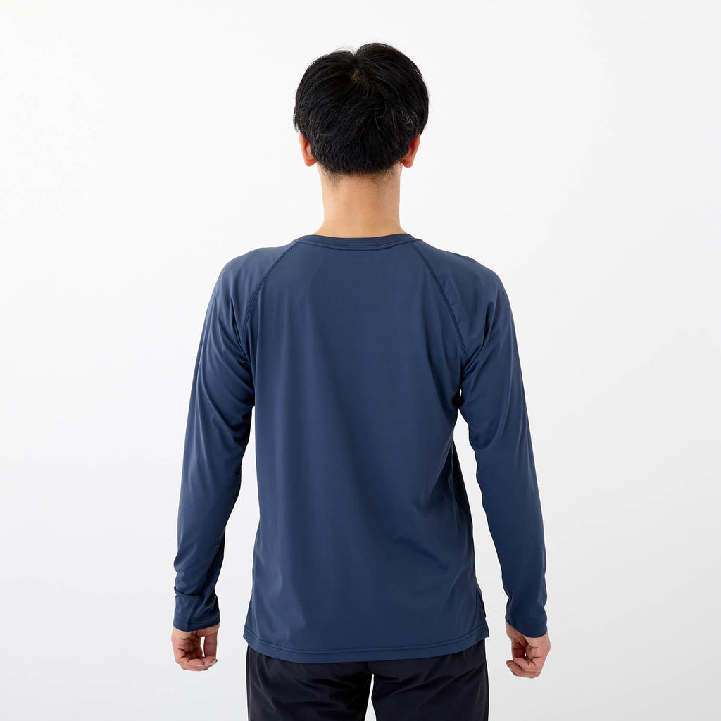 モデル 178cm　着用サイズ：M　着用カラー：ネイビー