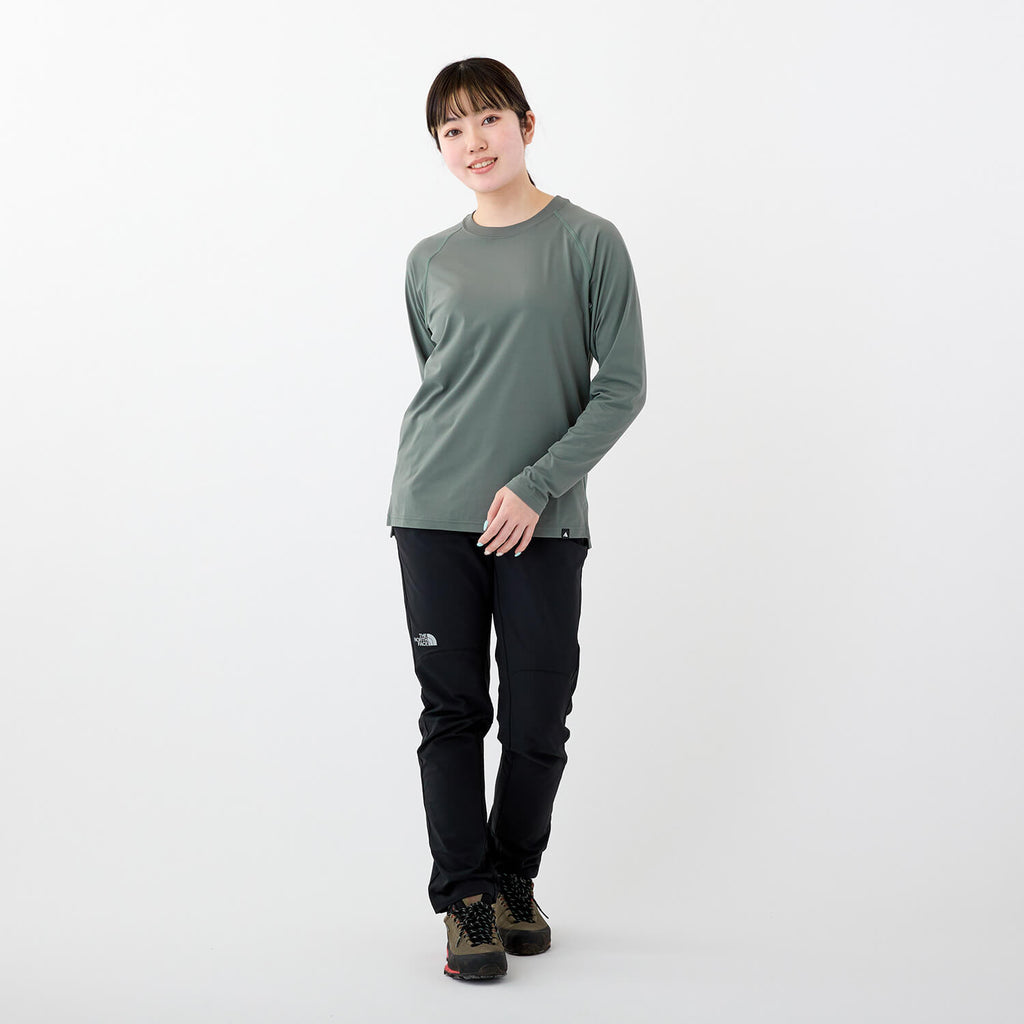 モデル 157cm　着用サイズ：XS　着用カラー：カーキ