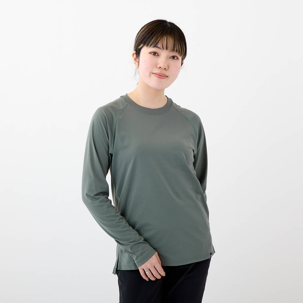 モデル 157cm　着用サイズ：XS　着用カラー：カーキ