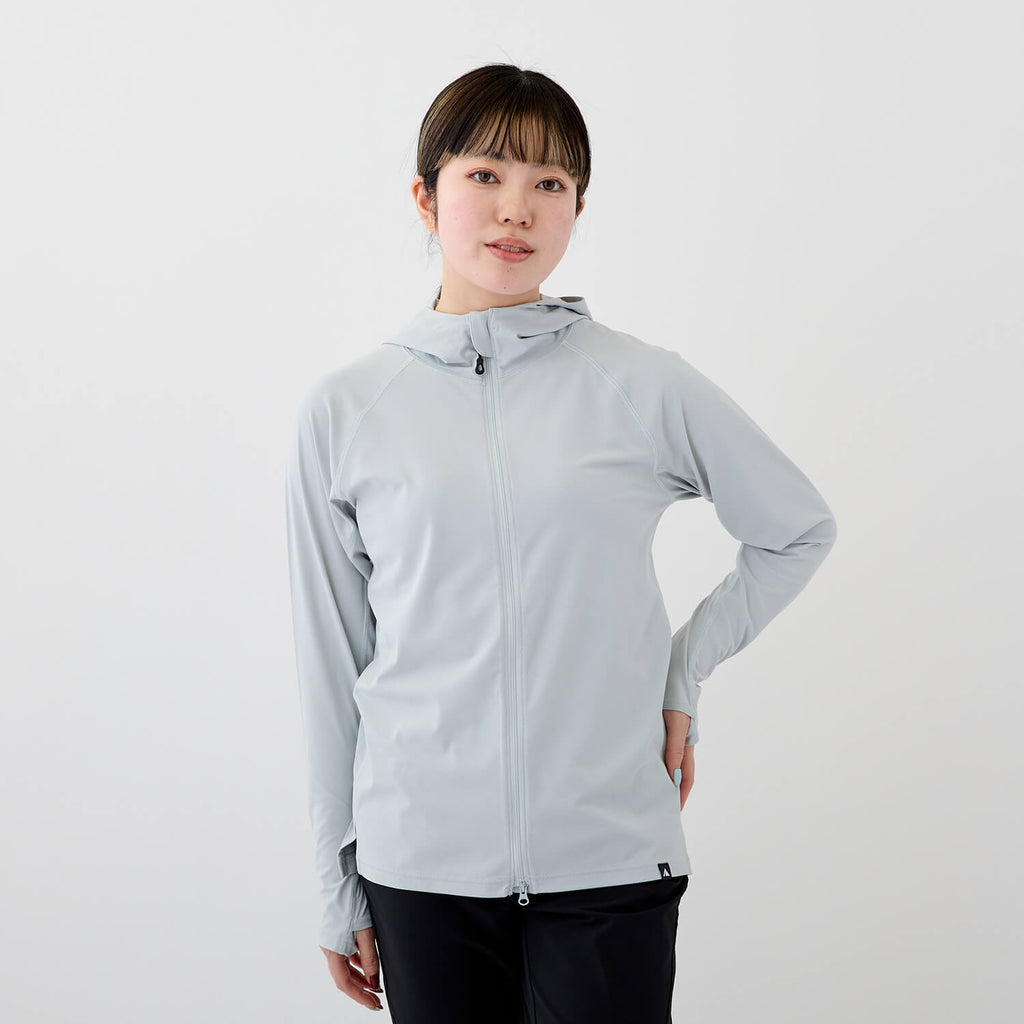 モデル 157cm　着用サイズ：XS　着用カラー：ライトグレー