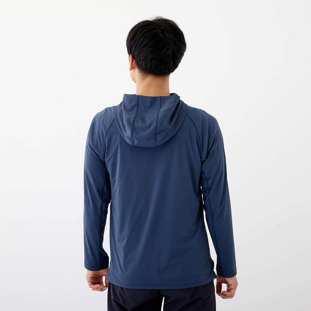 モデル 178cm　着用サイズ：M　着用カラー：ネイビー