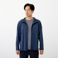モデル 178cm　着用サイズ：M　着用カラー：ネイビー