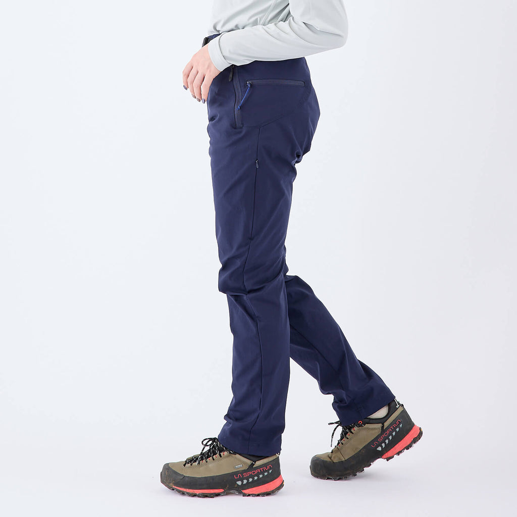 モデル 157cm　着用サイズ：M　着用カラー：ネイビー