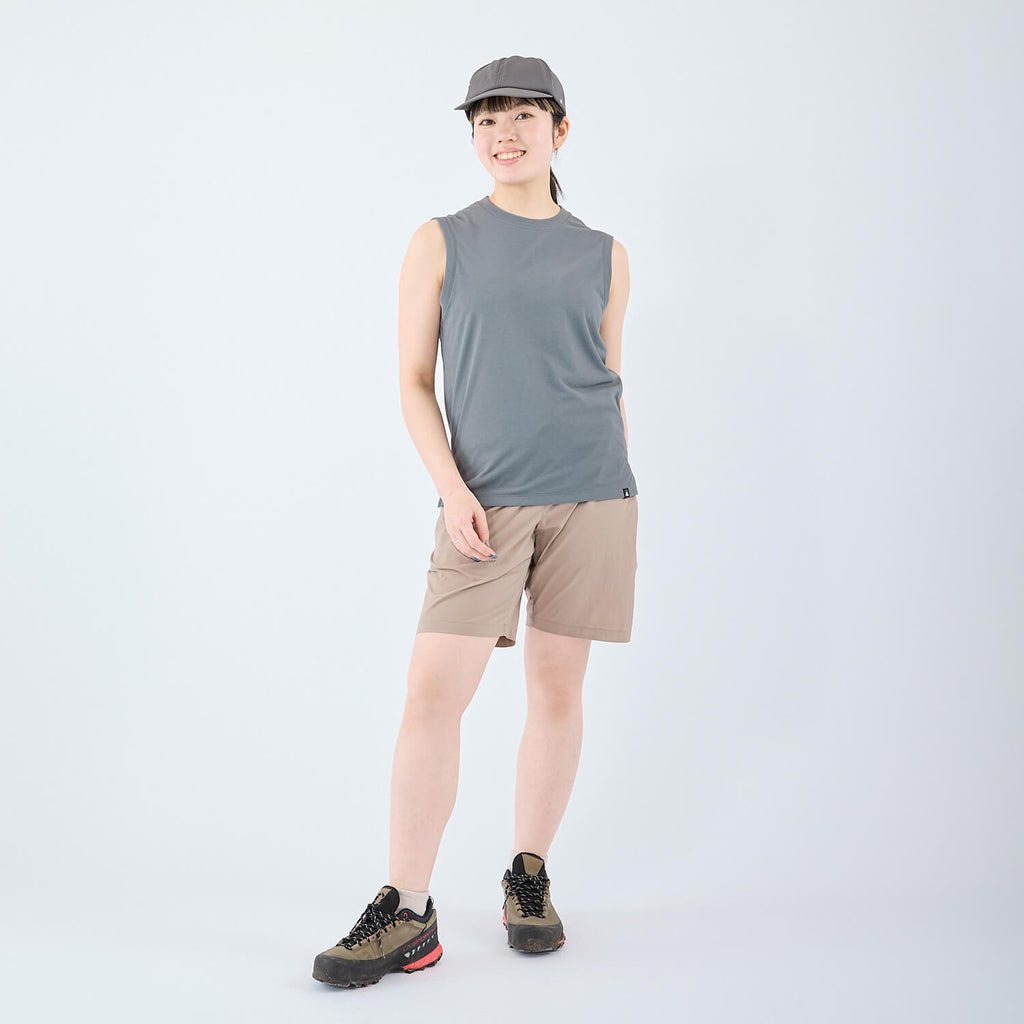 モデル 157cm　着用サイズ：S　着用カラー：グレー