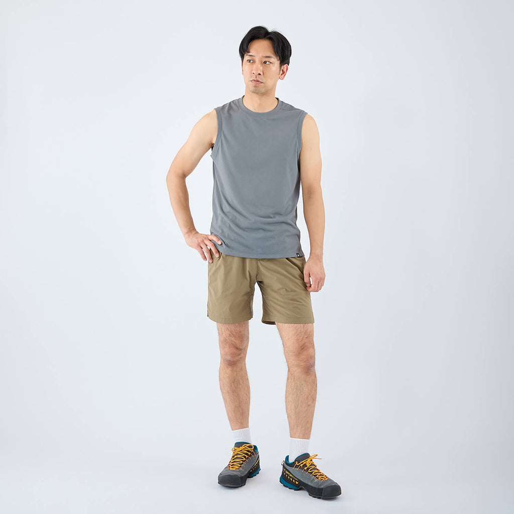 モデル 178cm　着用サイズ：M　着用カラー：グレー