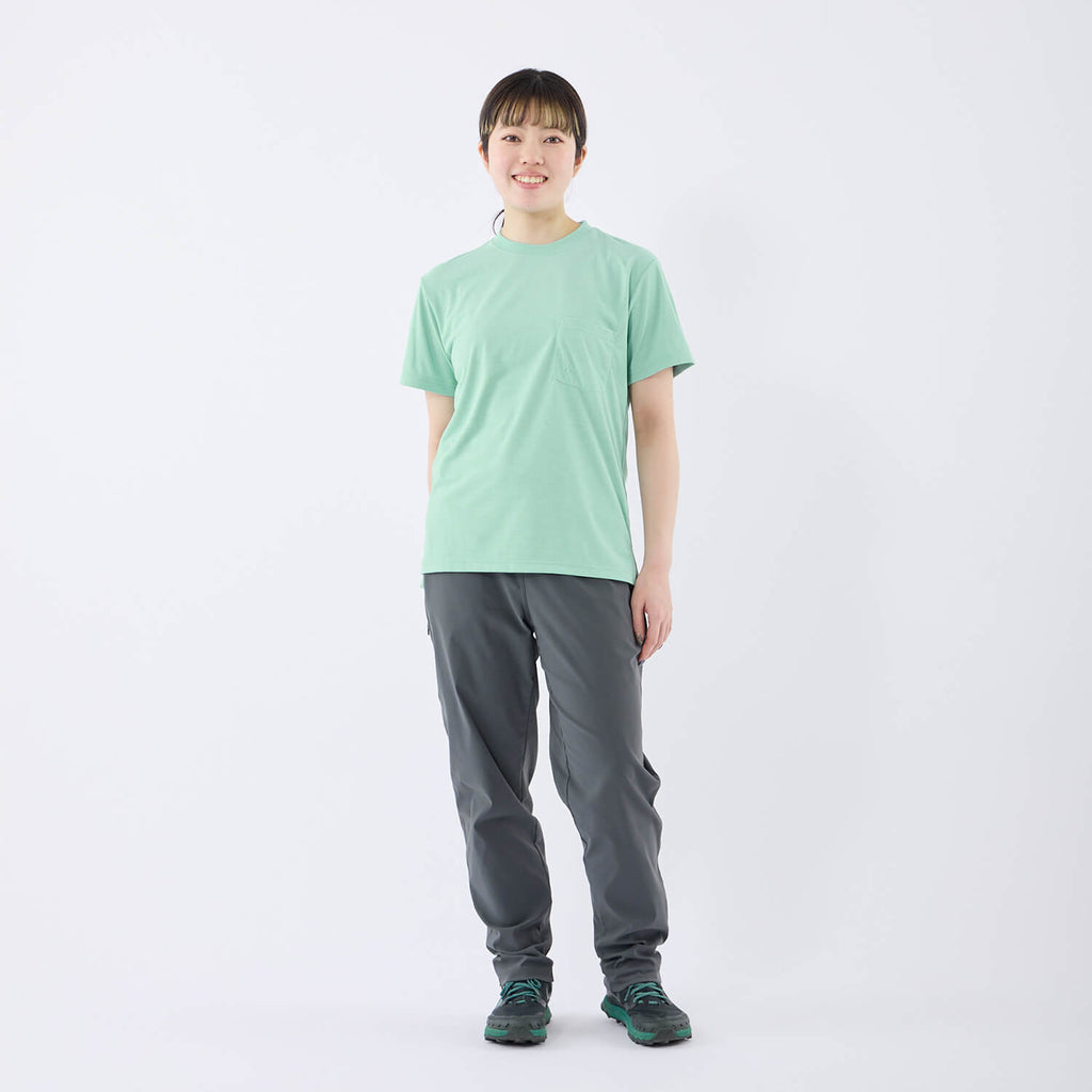 モデル 157cm　着用サイズ：M　着用カラー：グレー