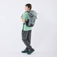 モデル 157cm　着用サイズ：M　着用カラー：グレー