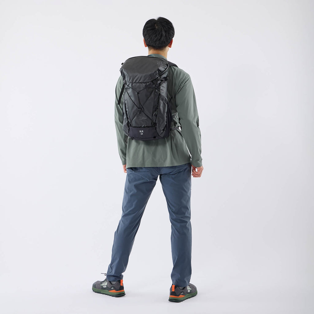 モデル 178cm　カラー：ブラック