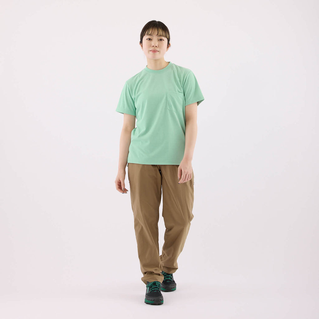 モデル 157cm　着用サイズ：M　着用カラー：ブラウン