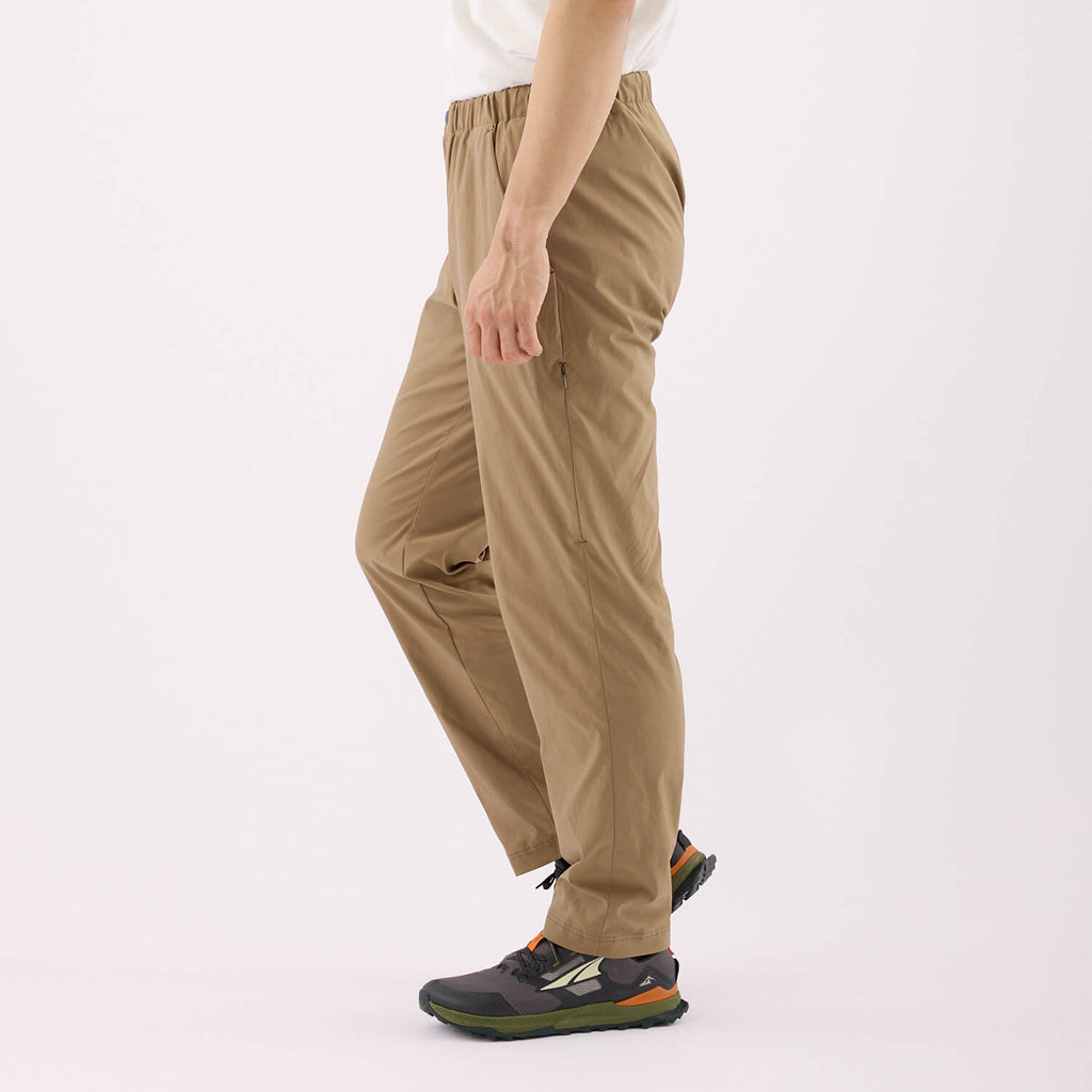 モデル 178cm　着用サイズ：M　着用カラー：ブラウン