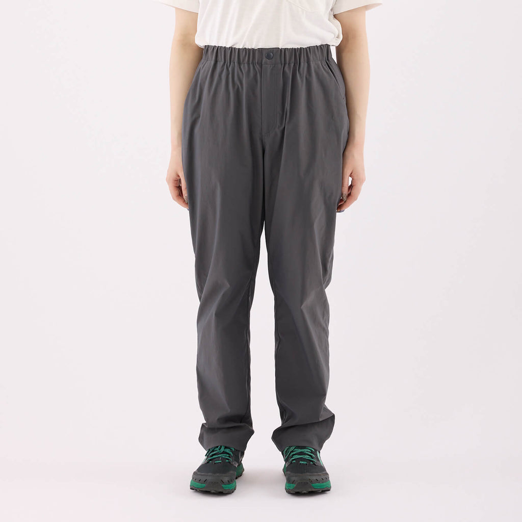 モデル 157cm　着用サイズ：M　着用カラー：グレー