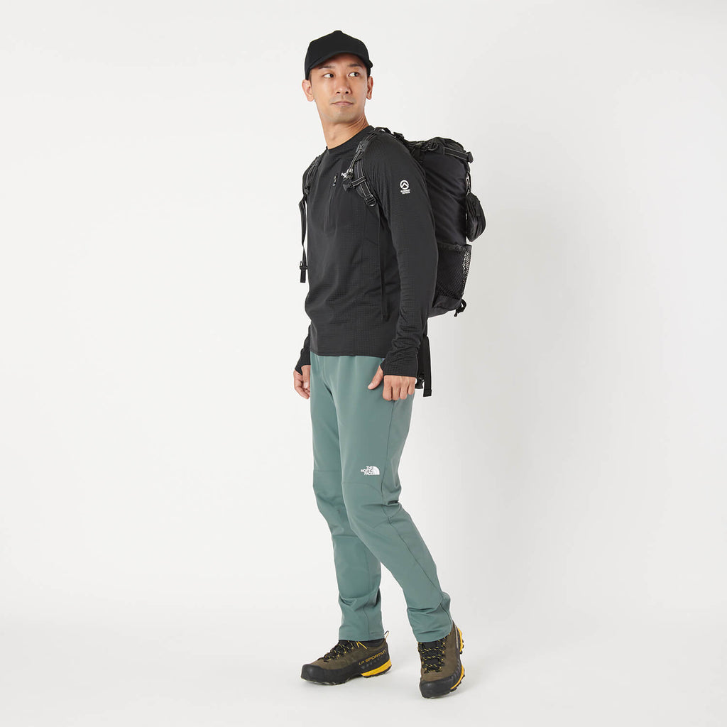モデル 178cm　着用サイズ：M　着用カラー：ブラック